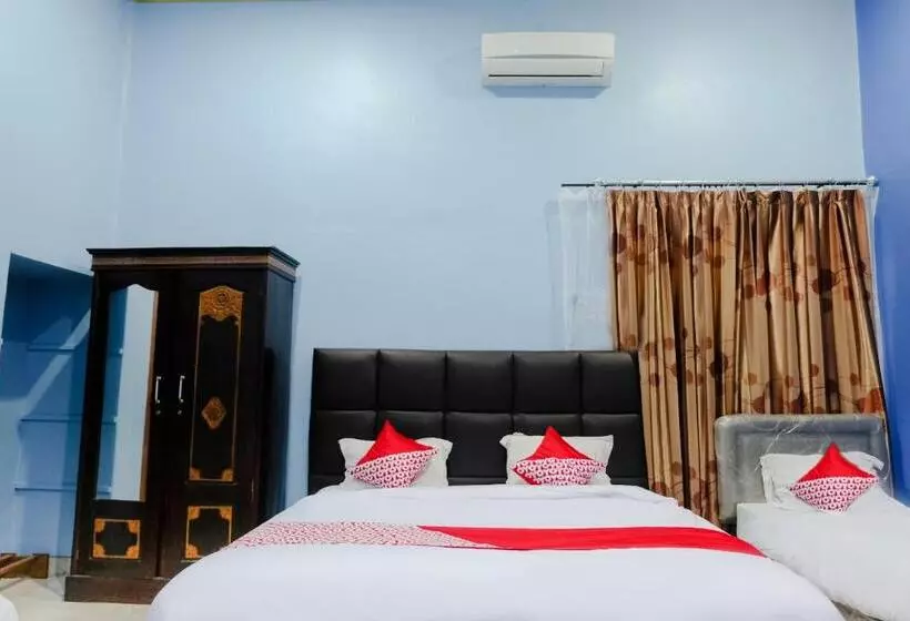 پانسیون Oyo 778 Guest House Amalia Malang