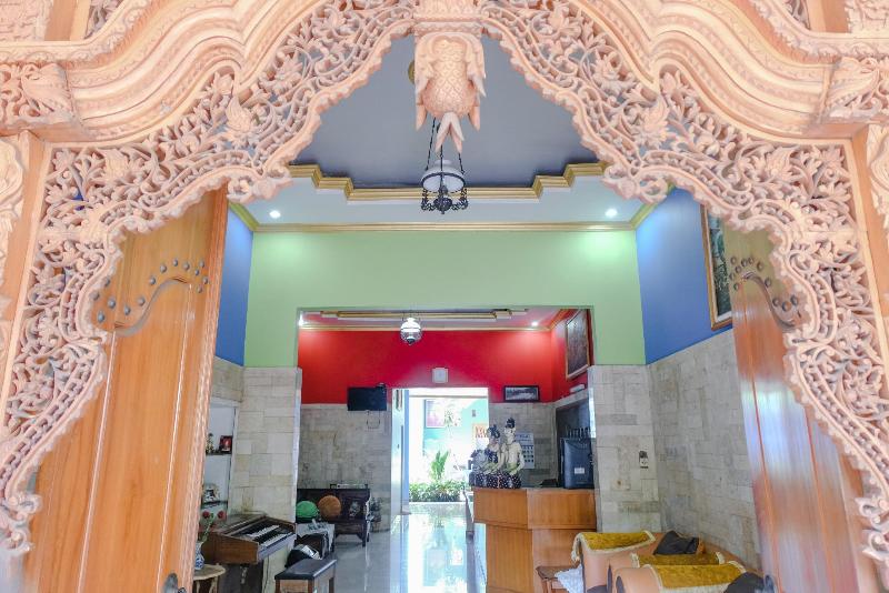 펜션 Oyo 778 Guest House Amalia Malang