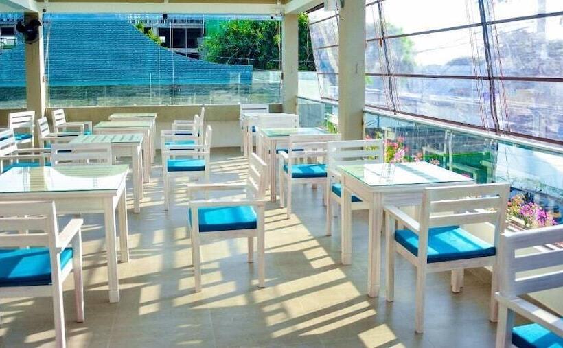 Beach Corridor Hotel & Spa