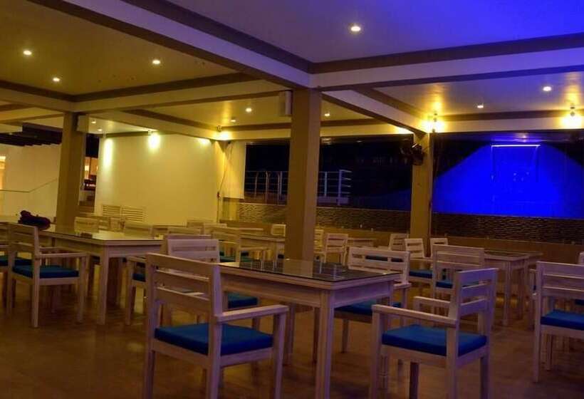 Beach Corridor Hotel & Spa