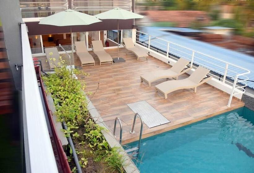 Beach Corridor Hotel & Spa