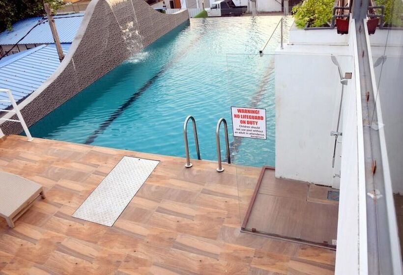 Beach Corridor Hotel & Spa