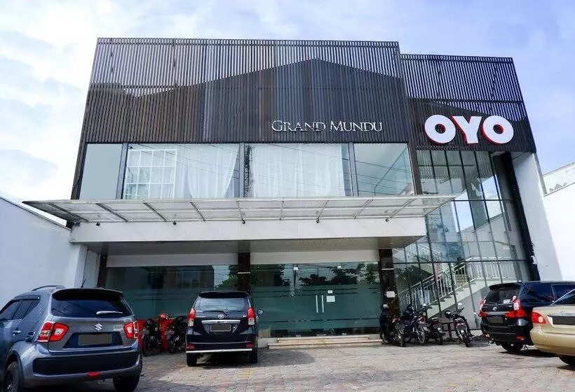 ホテル Oyo 379 Grand Mundu