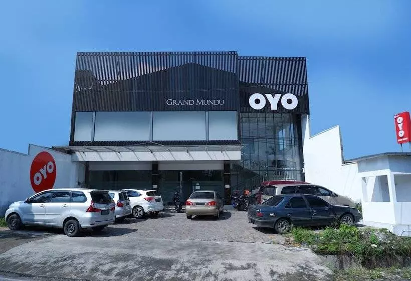 ホテル Oyo 379 Grand Mundu