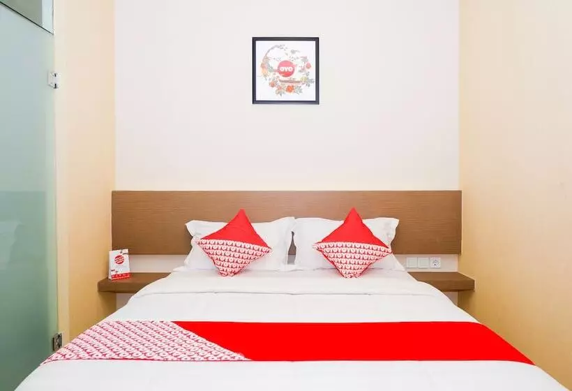 ホテル Oyo 379 Grand Mundu
