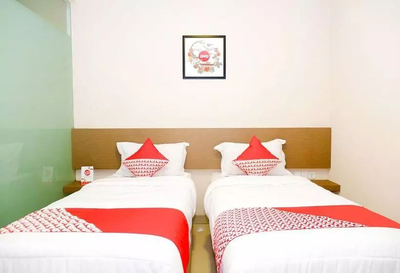 ホテル Oyo 379 Grand Mundu