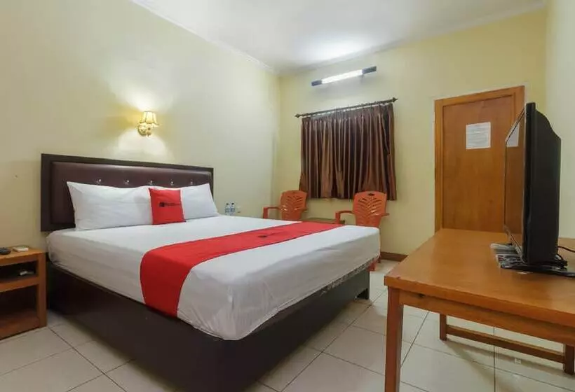 ホテル Reddoorz At Jalan Babepalar Rike Manado