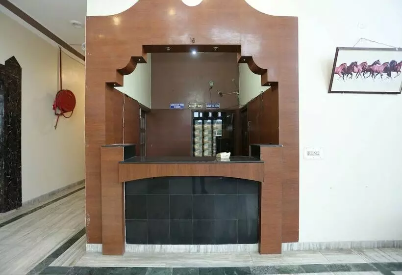Oyo 16906 Hotel Balsons
