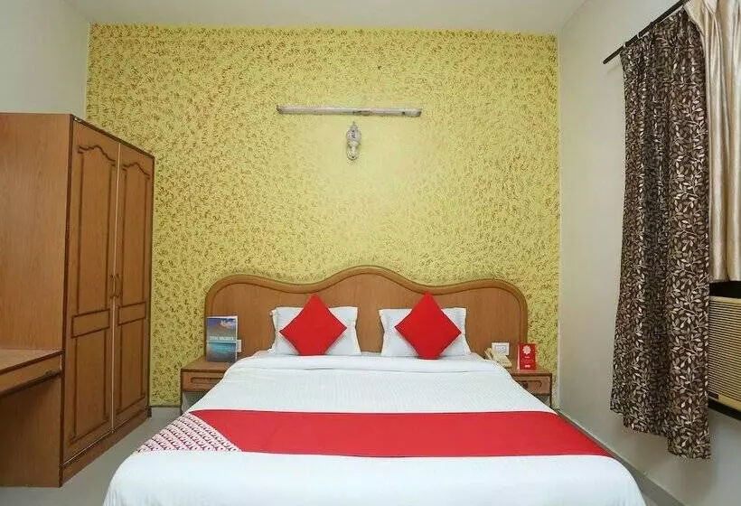 Oyo 16906 Hotel Balsons