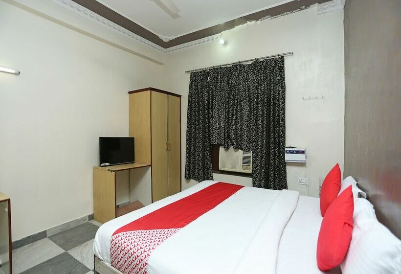 Oyo 16906 Hotel Balsons