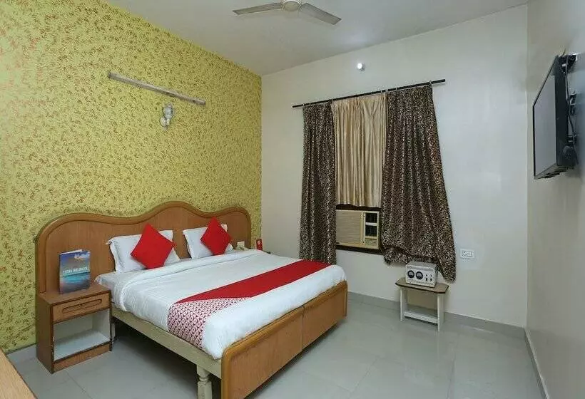Oyo 16906 Hotel Balsons