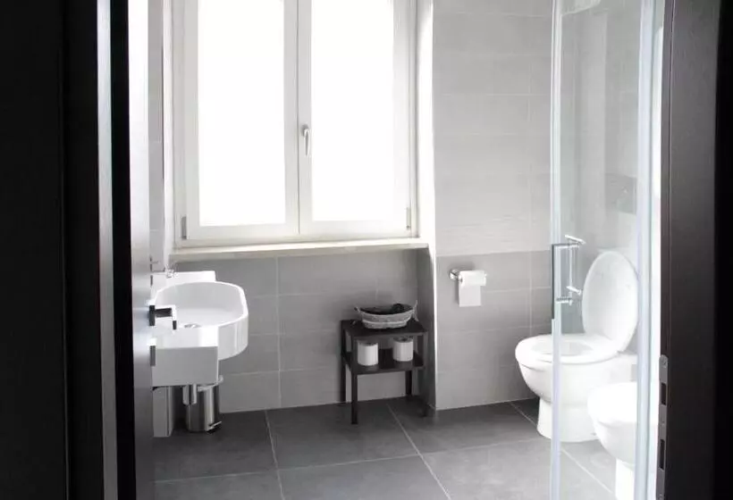 تختخواب و صبحانه Easyroom Frosinone   Casello Autostradale