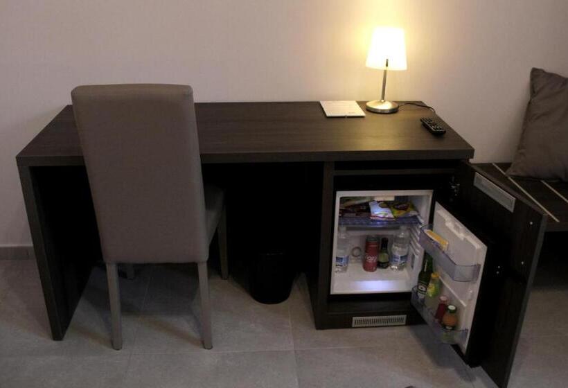 تختخواب و صبحانه Easyroom Frosinone Casello Autostradale