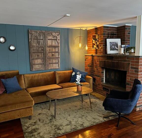 بنسيون Ingrids Apartments