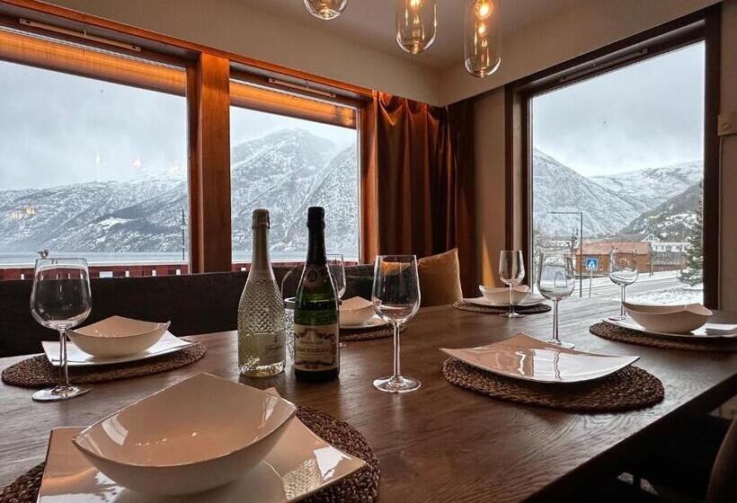 بنسيون Ingrids Apartments