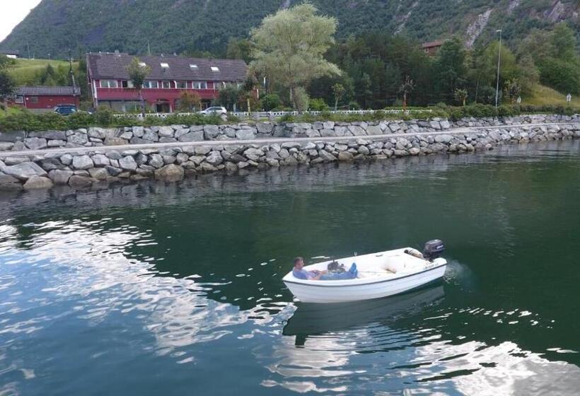 بنسيون Ingrids Apartments