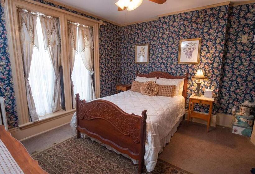 Spencer House Bed & Breakfast