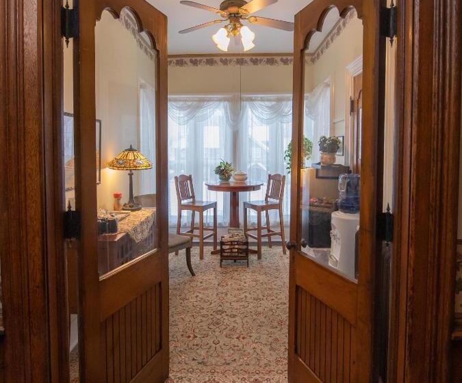 Spencer House Bed & Breakfast