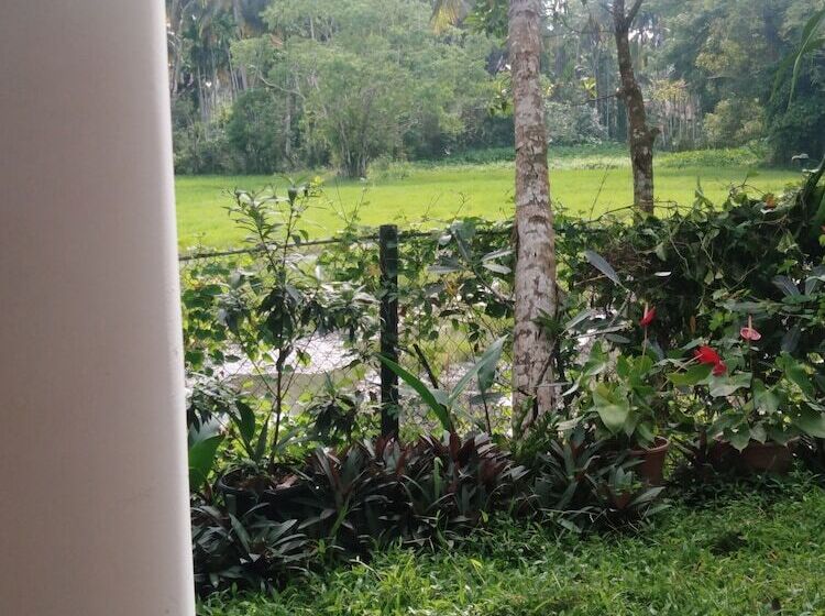 Bed and Breakfast Field Island Villa Ahangama