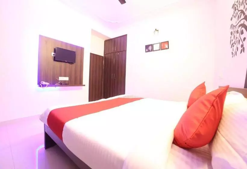Hotel Crossroads