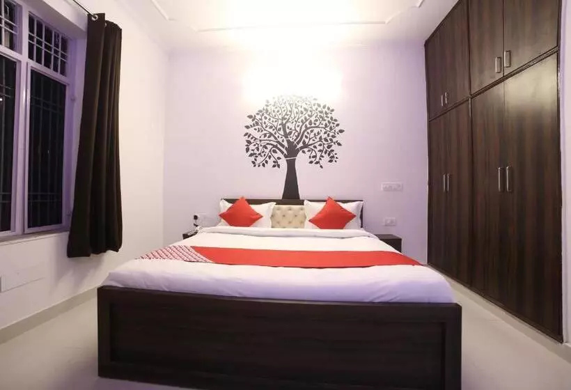 Hotel Crossroads