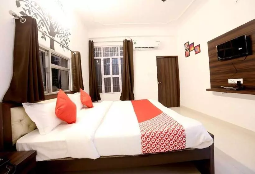 Hotel Crossroads