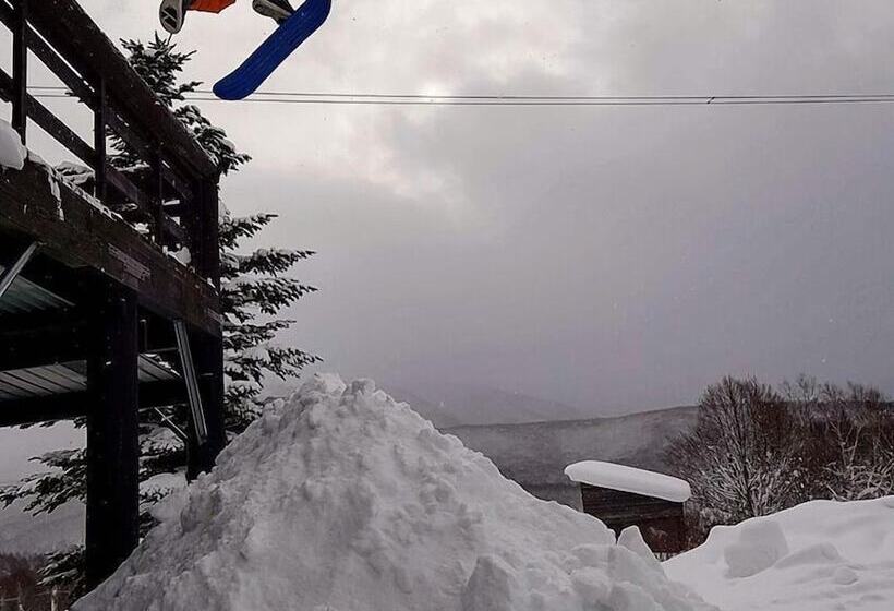 Отель Margo S Garden Farmstay, Kiroro