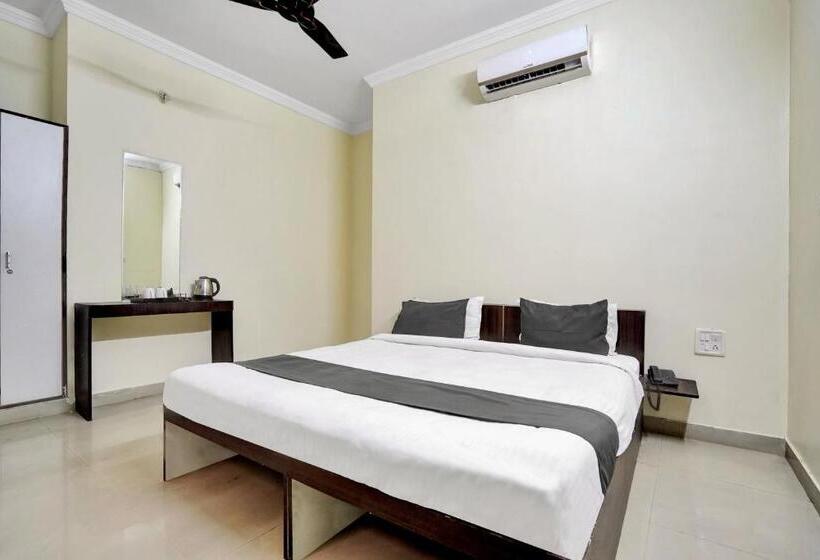 Oyo 23090 Hotel Mani Bhai Patel