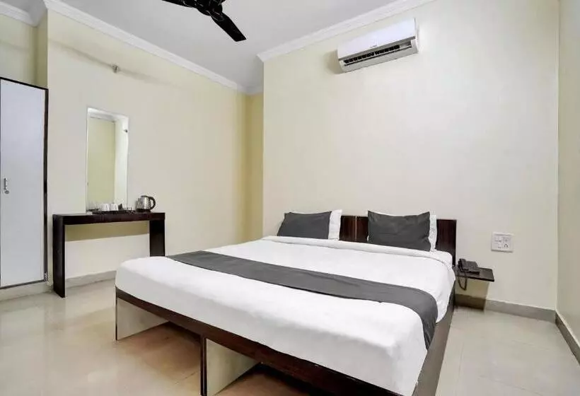 Oyo 23090 Hotel Mani Bhai Patel