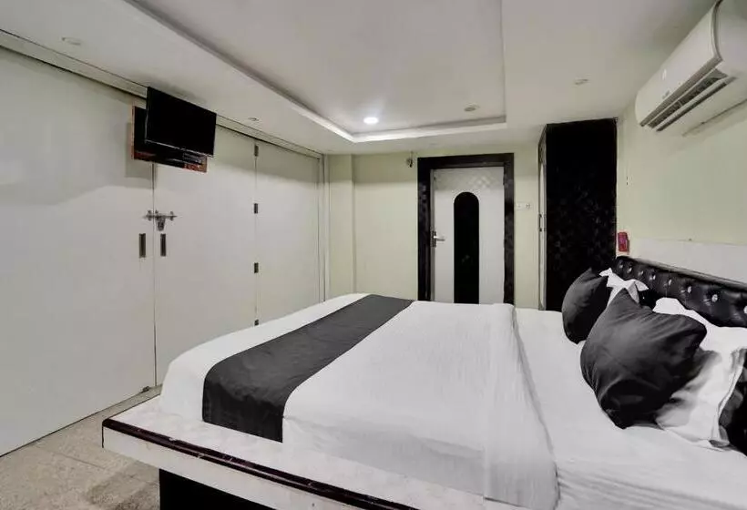 Oyo 23090 Hotel Mani Bhai Patel