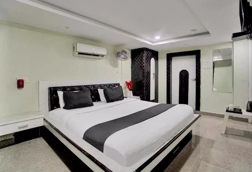 Oyo 23090 Hotel Mani Bhai Patel