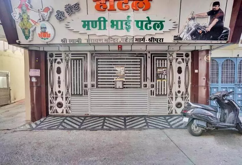 Oyo 23090 Hotel Mani Bhai Patel