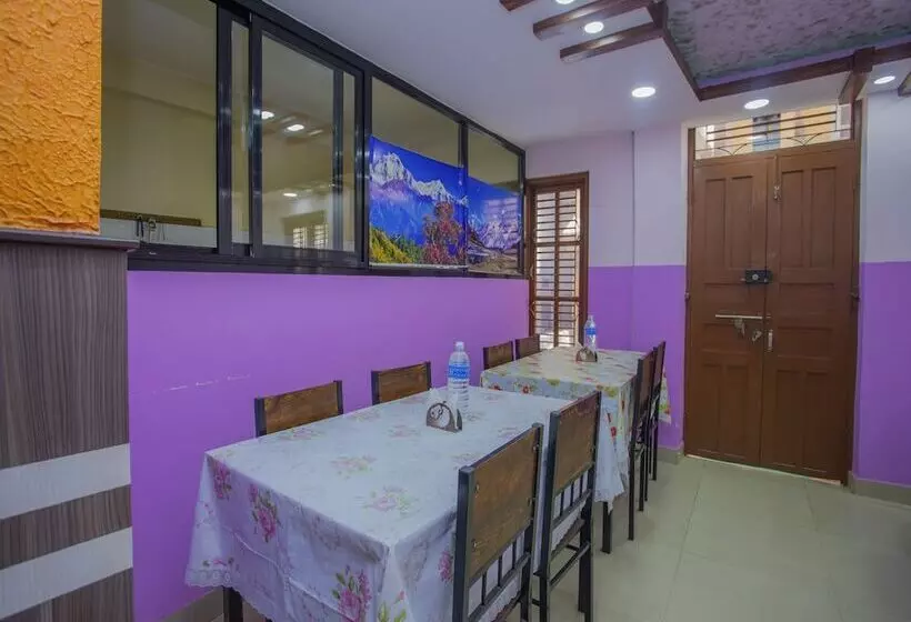 Oyo 297 Hotel Aayam