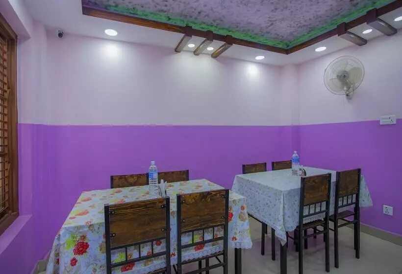 Oyo 297 Hotel Aayam
