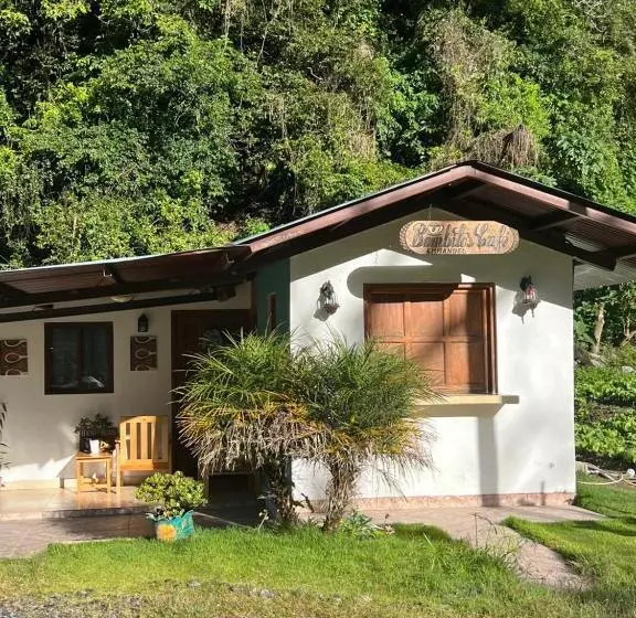 ペンション Bambito´s Café & Hostel