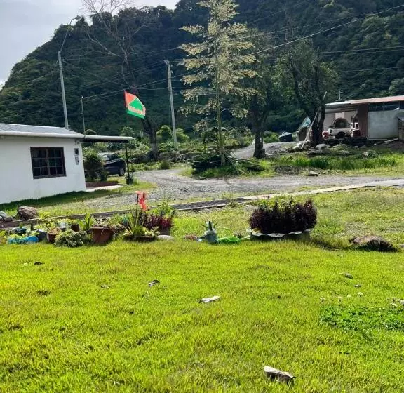 ペンション Bambito´s Café & Hostel