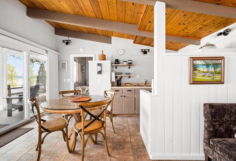 Chimney Corners Resort