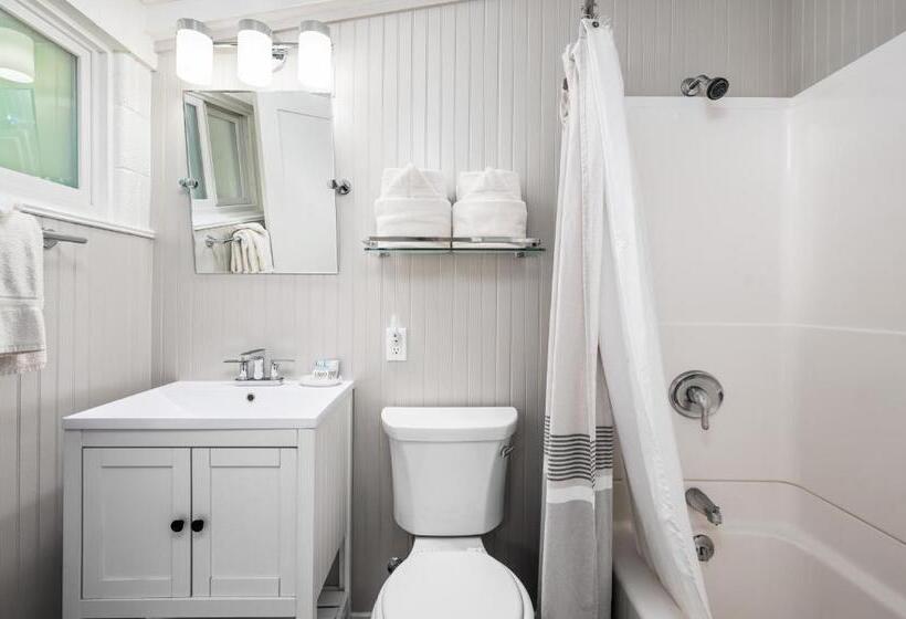 Chimney Corners Resort