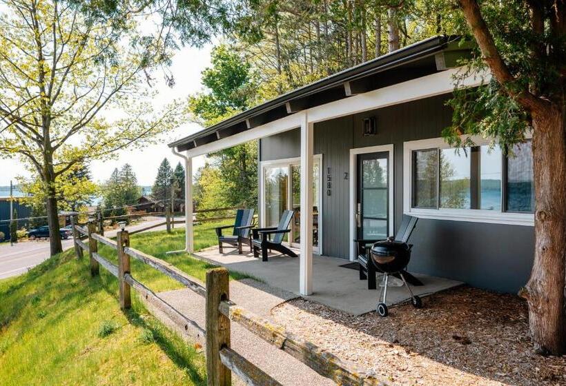 Chimney Corners Resort