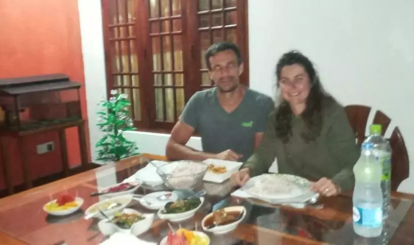 هتل Induwara Guest
