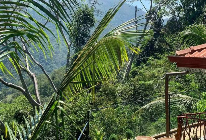 هتل Induwara Guest