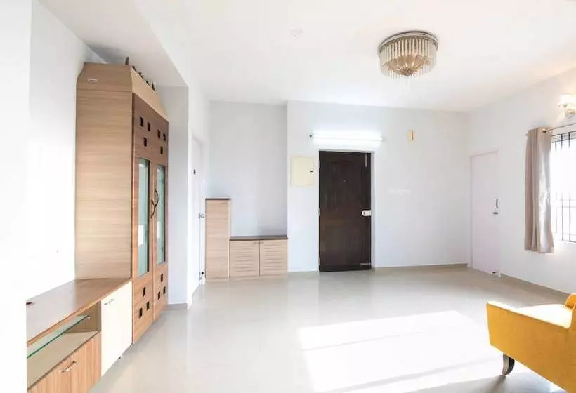 ホテル Silverkey Executive Stays 26881 Mahalakshmi Enclave