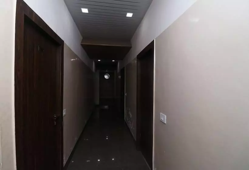 Oyo 22826 Hotel Sheltear & Resturant