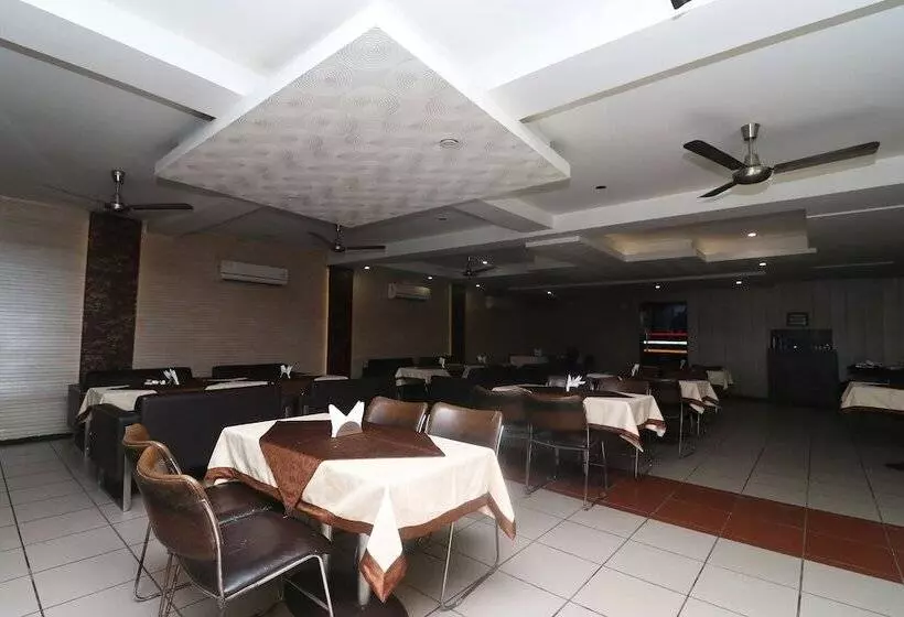 Oyo 22826 Hotel Sheltear & Resturant