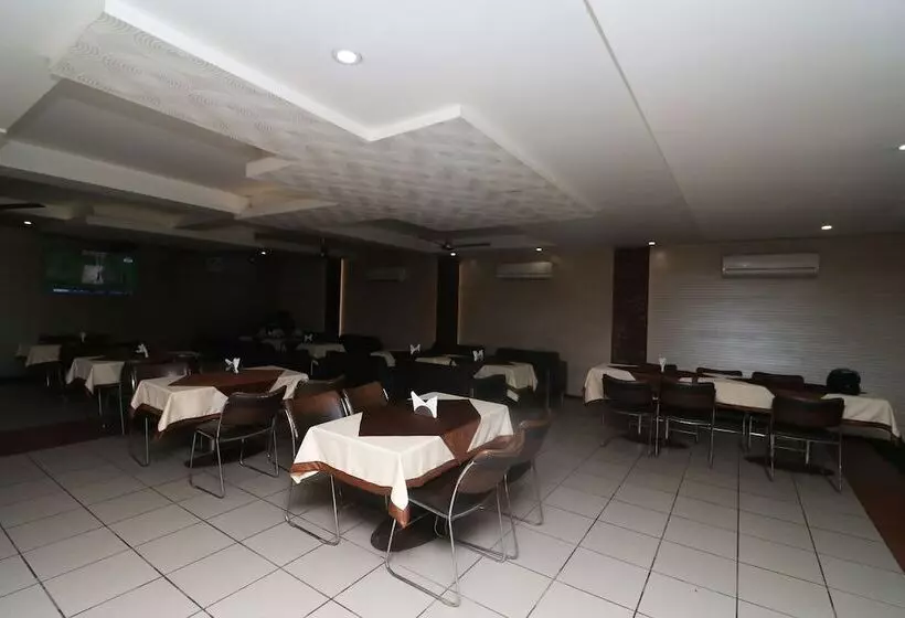 Oyo 22826 Hotel Sheltear & Resturant