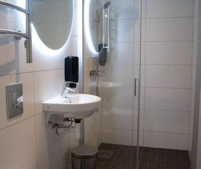 Aamiaismajoitus (B&B) Landvetter Parkering