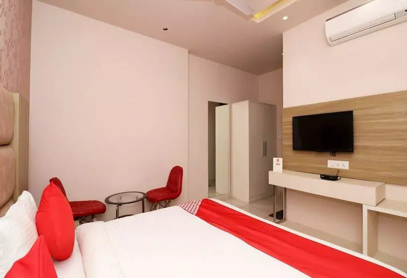 Hotelli Oyo 26833 Cabana