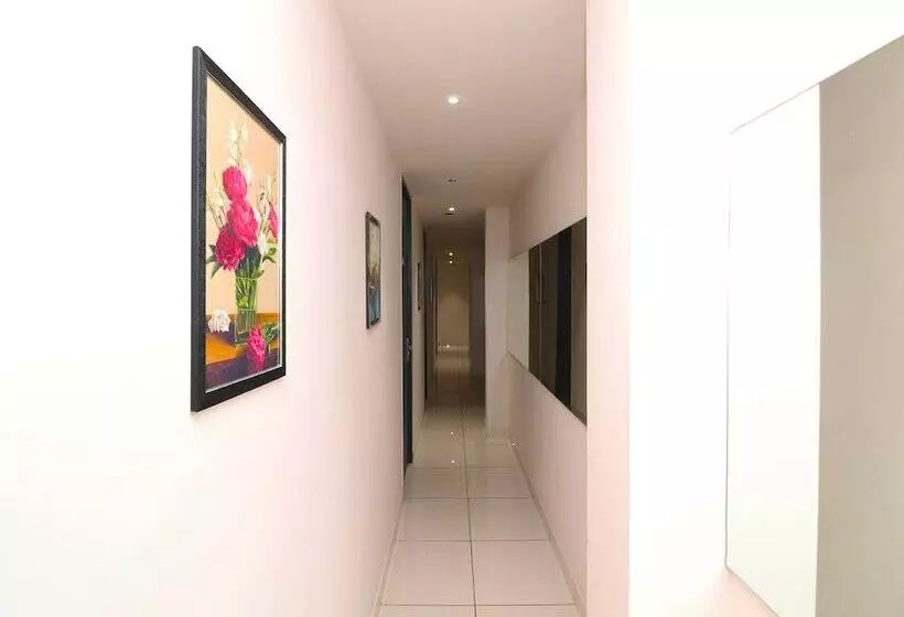 Hotelli Oyo 26833 Cabana