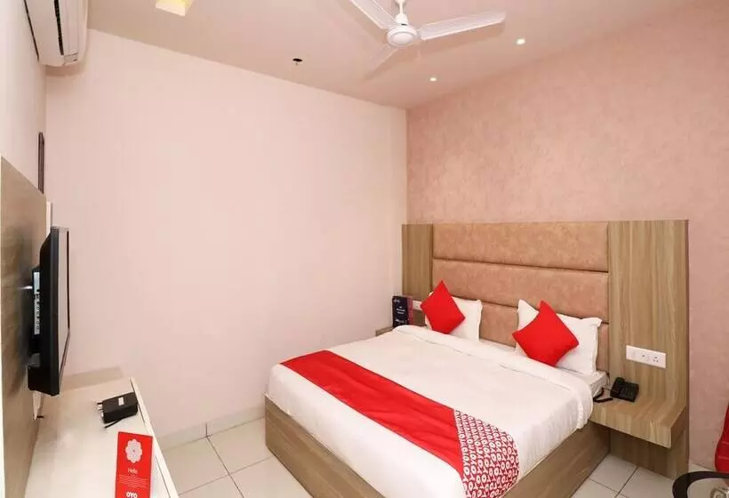 Hotelli Oyo 26833 Cabana