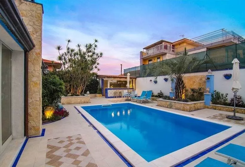 Pension  Mediterranean Charm